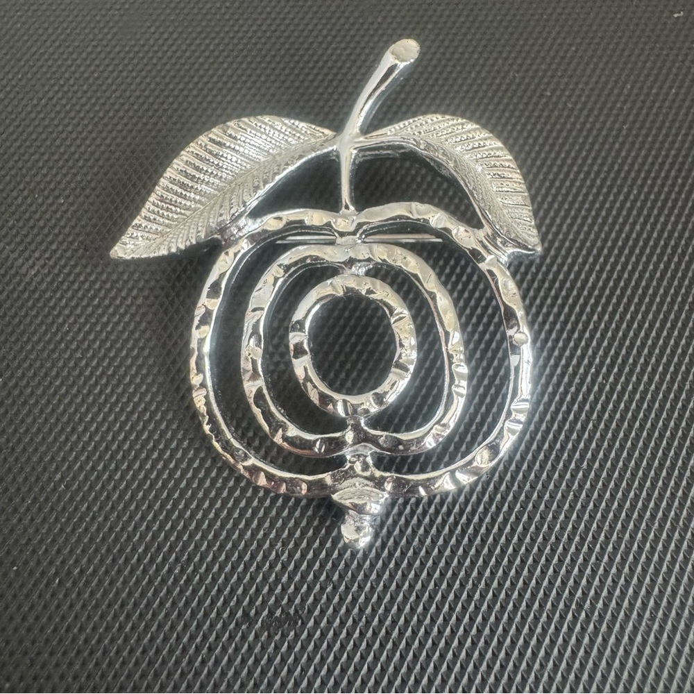 Sarah Coventry “Saucy Apple” Vintage Brooch/Pin Estate Jewelry Find